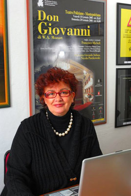 �����L��