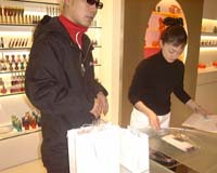 ���{�l����������